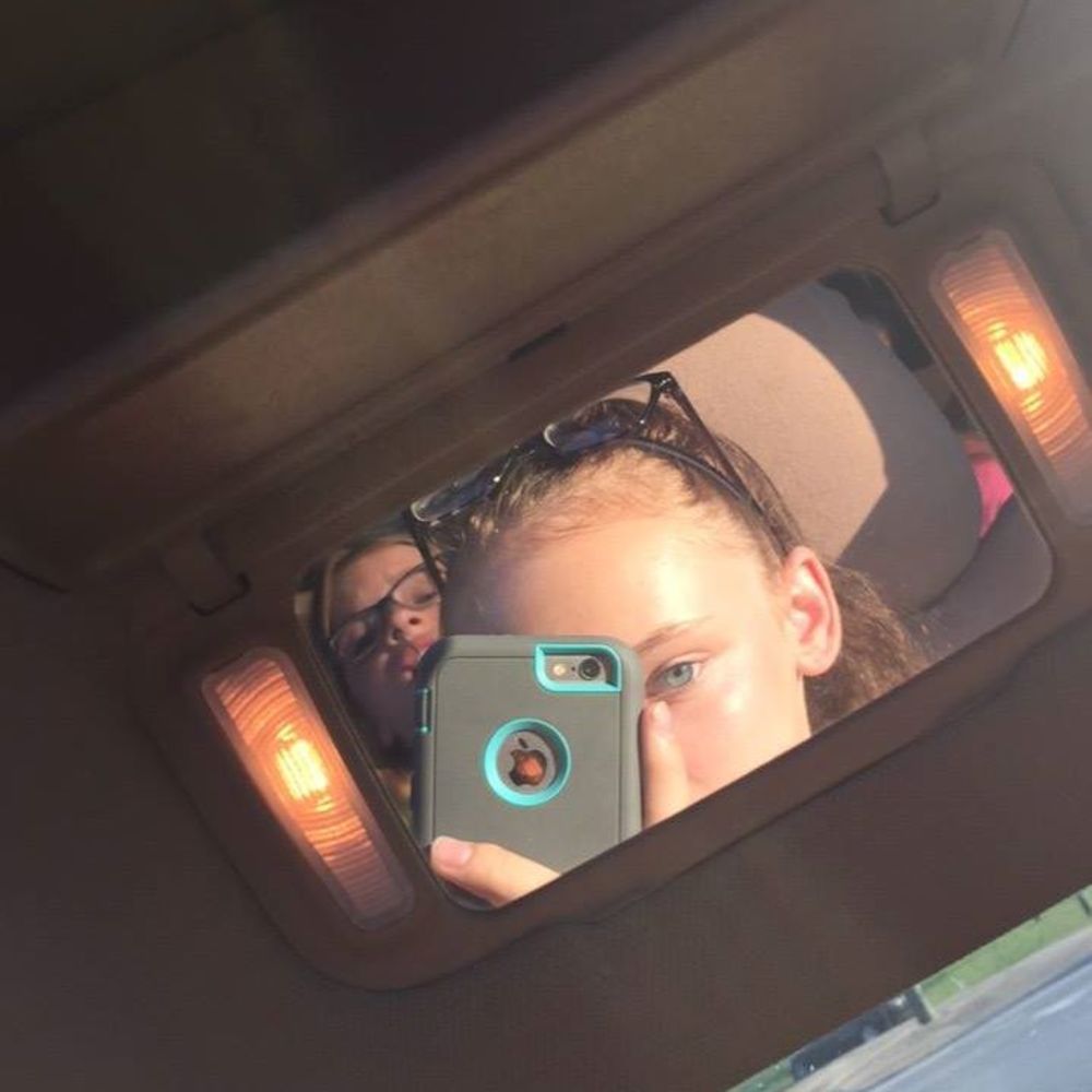 Meet your Posher, Mia